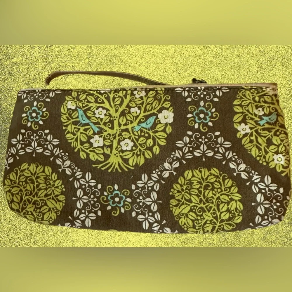 Vera Bradley Jazzy Clutch in “Sittin’ in a Tree” pattern (Retired)